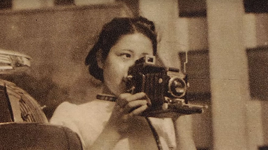 ”تسونيكو ساساموتو”...أول مصور يابانية لم تمنعها أعوامها 102 من شغف التصوير
