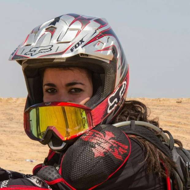”يارا شلبي”.. أول مصرية تشارك بـ ”رالي” السيارات