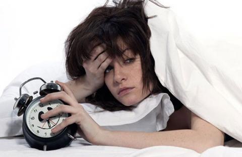 دراسة: قلة النوم تسبب أمراض كثيرة وتزود إحساس الجوع