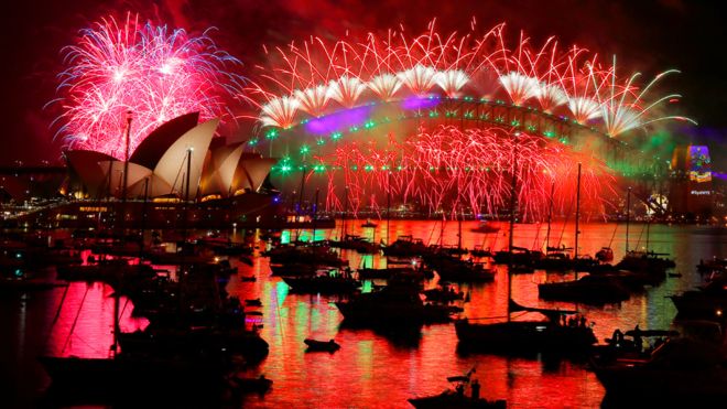 صور من احتفالات العالم بالعام الجديد