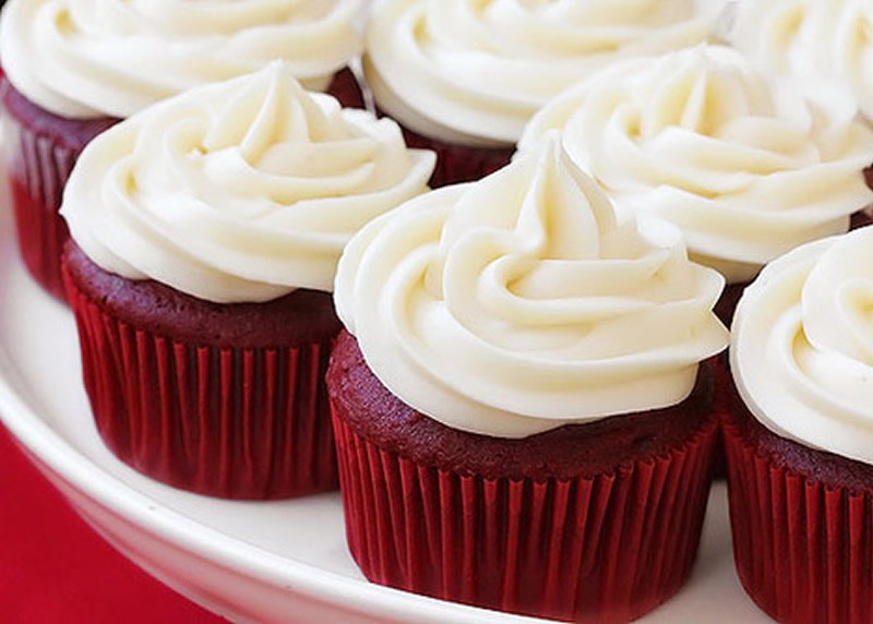 طريقة عمل الكيكة الحمراء Red Velvet Cupcakes