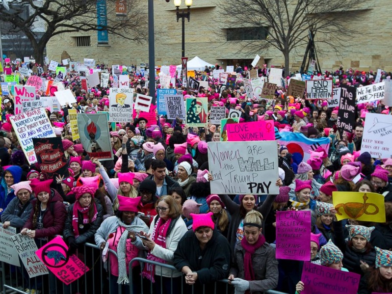 النساء يتقدمن تظاهرات ضد ”ترامب” في الولايات المتحدة