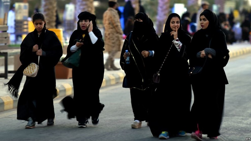 إسقاط ولاية أخين على ست فتيات سعوديات