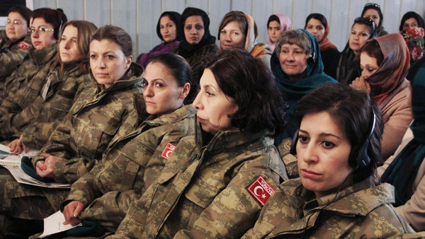 الجيش التركي يرفع الحظر عن الحجاب بعد 93 عاما