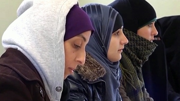 محكمة العدل الأوروبية تمنع الحجاب في أماكن العمل