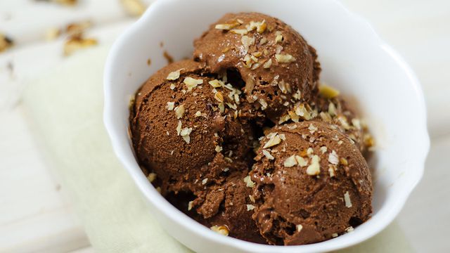 آيس كريم القهوة في البيت بخطوات بسيطة آيس كريم القهوة في البيت بخطوات بسيطة
