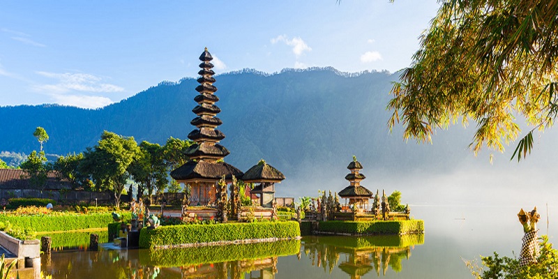 10 أماكن يجب زيارتهم في إندونيسيا