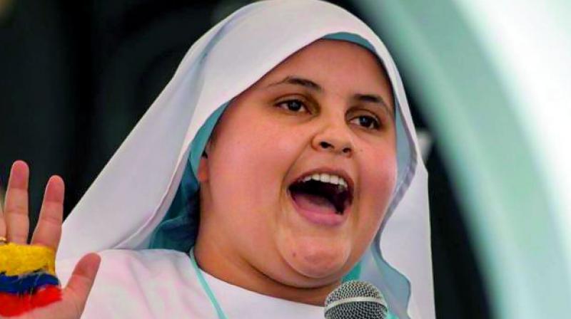 راهبة كولومبية تغني الراب احتفالا بزيارة البابا فرنسيس لبلادها