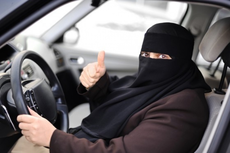 من داخل المملكة..قيادة النساء للسيارات بين الترحيب والامبالاة