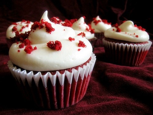 طريقة عمل كب كيك الـ Red Velvet 