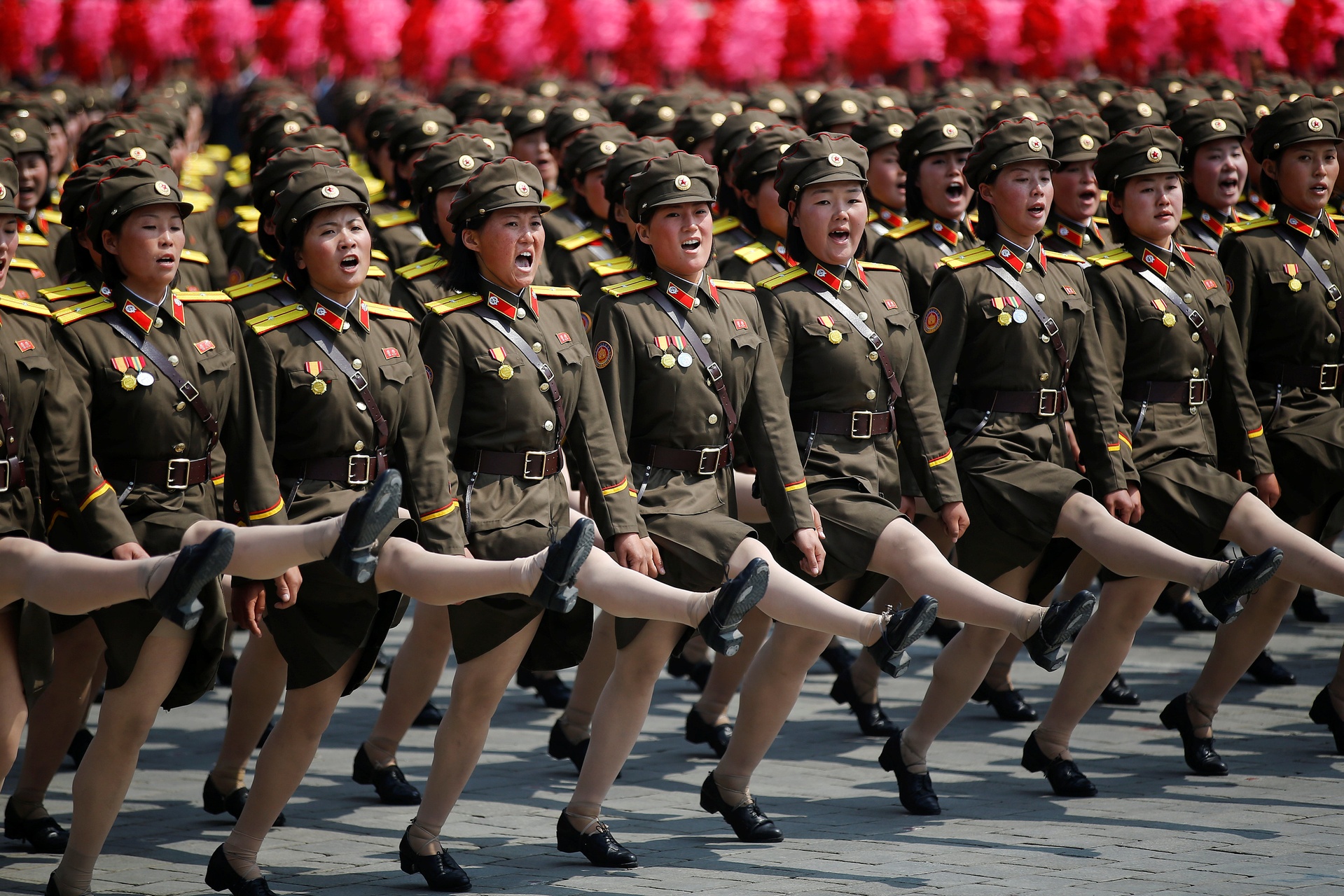 10 معلومات عن حياة الفتيات داخل الجيش الشعبي الكوري
