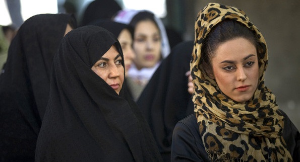 ”حجاب المرأة الإيرانية”..لعبة سياسية