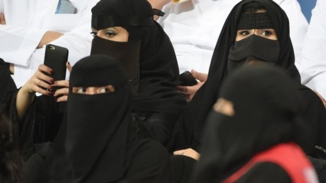 السعودية تفتح باب التجنيد للفتيات
