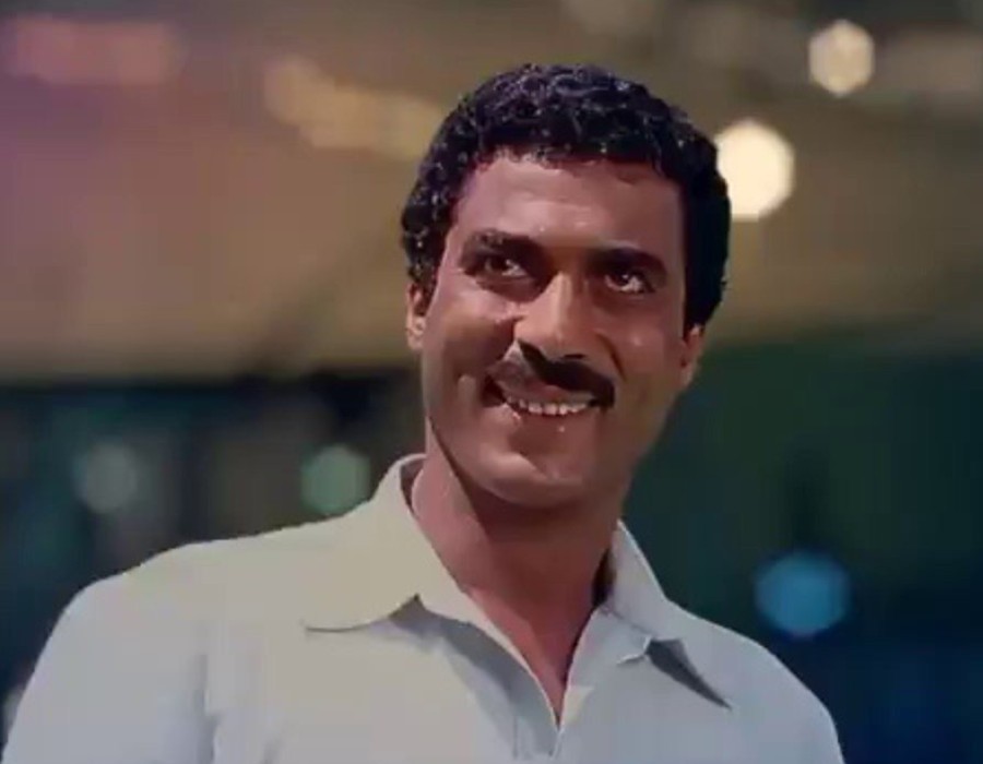 12 أغنية قدمها أحمد زكي في أفلامه 12 أغنية قدمها أحمد زكي في أفلامه