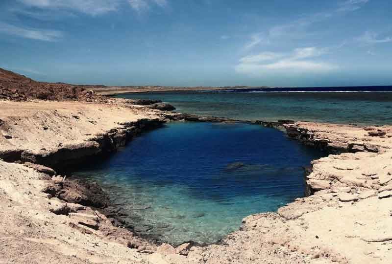 أجمل شواطىء في مصر شاطىء النيزك بمرسى علم