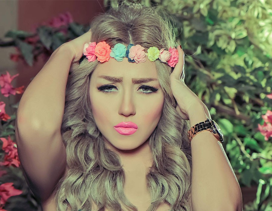 سارة سلامة من الإعلانات لوجه مألوف في دراما رمضان. سارة سلامة من الإعلانات لوجه مألوف في دراما رمضان.