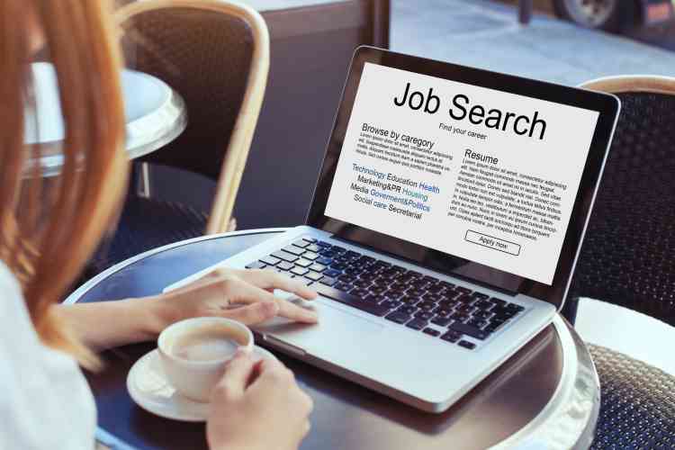 8 مواقع توظيف عربية للبحث عن فرص عمل بالخارج