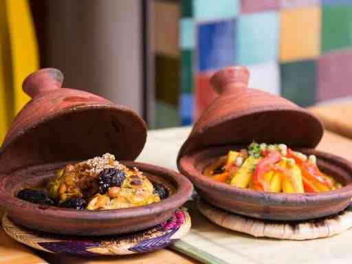 طاجين مغربي بمكونات متعددة ووصفات شهية وسهلة