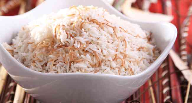 طريقة عمل الأرز بالشعرية بوصفات سهلة ومضبوطة