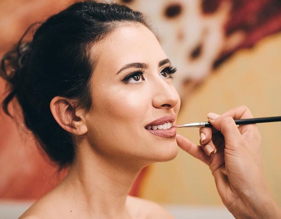 10 أشياء عليكِ مُناقشتها مع الميك اب ارتست يوم زفافك 10 أشياء عليكِ مُناقشتها مع الميك اب ارتست يوم زفافك