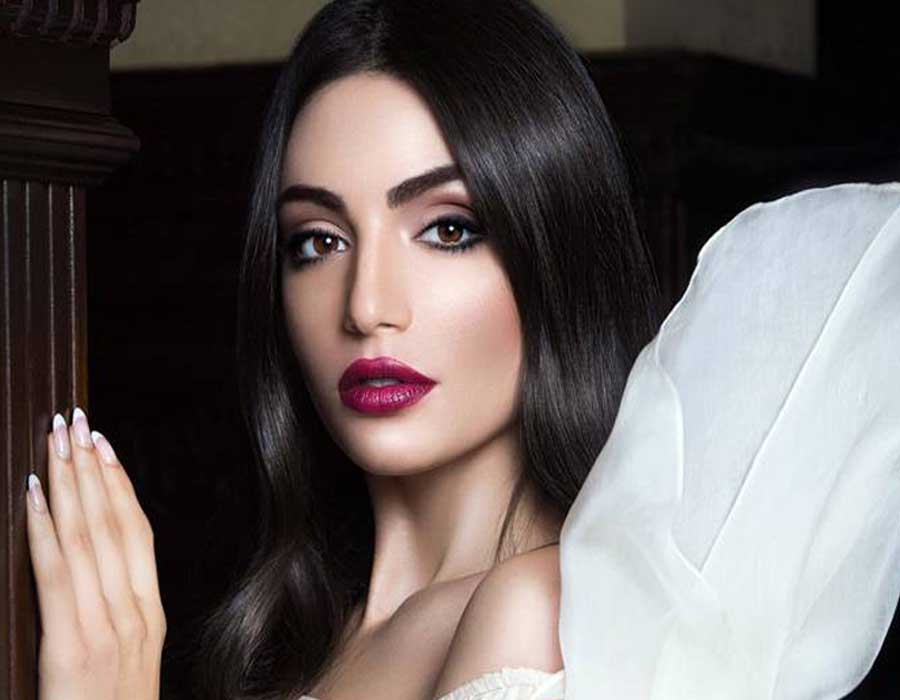 10 معلومات عن ”رفيعة الهاجسي”..أول عارضة أزياء إماراتية 10 معلومات عن ”رفيعة الهاجسي”..أول عارضة أزياء إماراتية