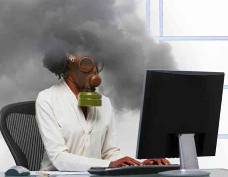 8 علامات لبيئة العمل السامة التي لا بد أن تتركها 8 علامات لبيئة العمل السامة التي لا بد أن تتركها