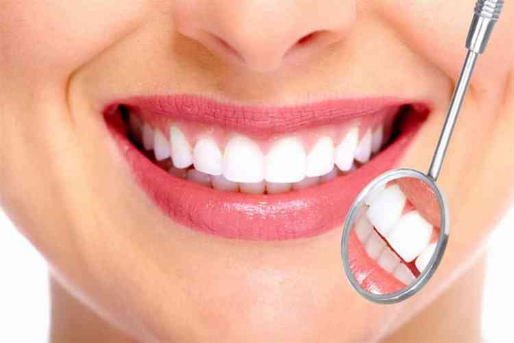 أسباب التهاب اللثة وطرق الوقاية لتجنب مضاعفاتها أسباب التهاب اللثة وطرق الوقاية لتجنب مضاعفاتها