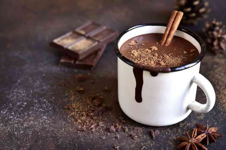 طريقة عمل الهوت شوكلت.. مشروب الشتاء المفضل طريقة عمل الهوت شوكلت.. مشروب الشتاء المفضل