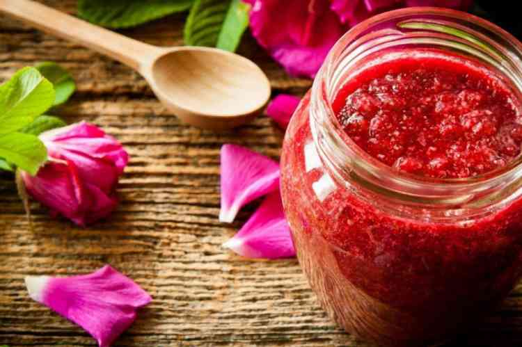 طريقة عمل مربى الورد لتقديم أشهى أطباق الفطور طريقة عمل مربى الورد لتقديم أشهى أطباق الفطور