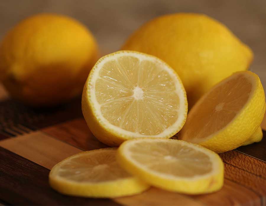 فوائد الليمون للصحة والبشرة والشعر وأضراره أيضا