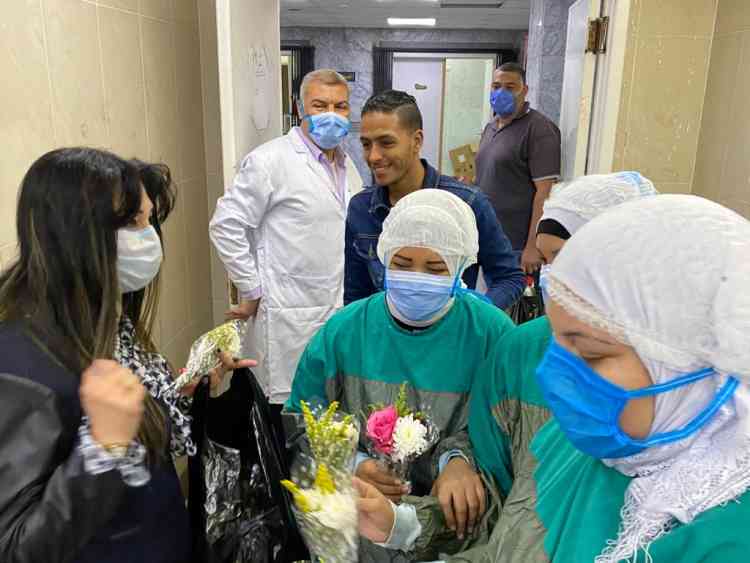 قومي المرأة يزور مستشفيات العزل لتقديم الشكر قومي المرأة يزور مستشفيات العزل لتقديم الشكر