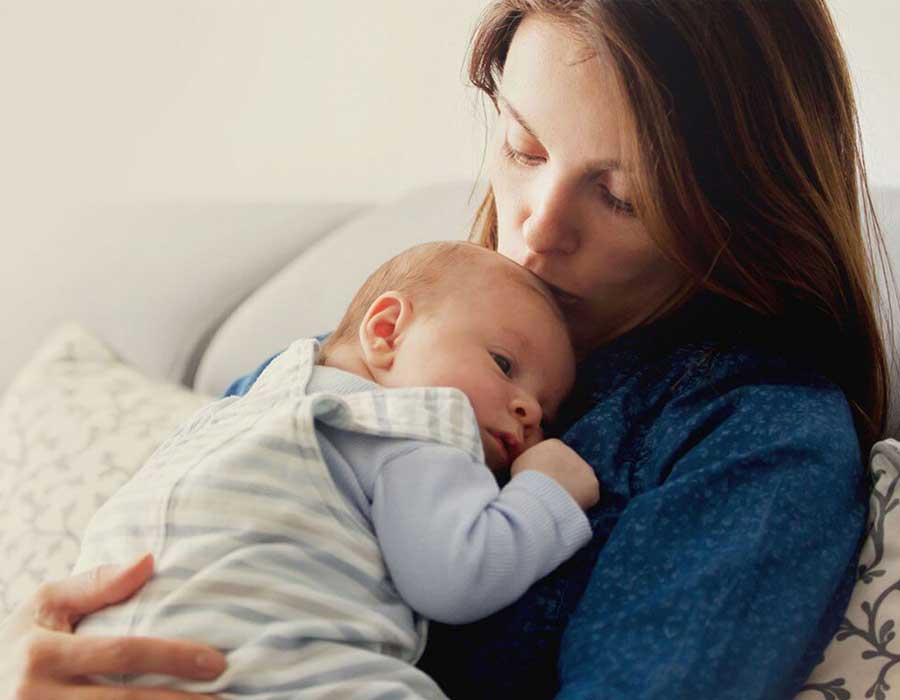 كيف يؤثر اكتئاب ما بعد الولادة على العلاقة الحميمة