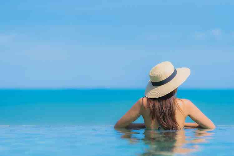 كيفية حماية الشعر من الشمس والبحر خلال فصل الصيف