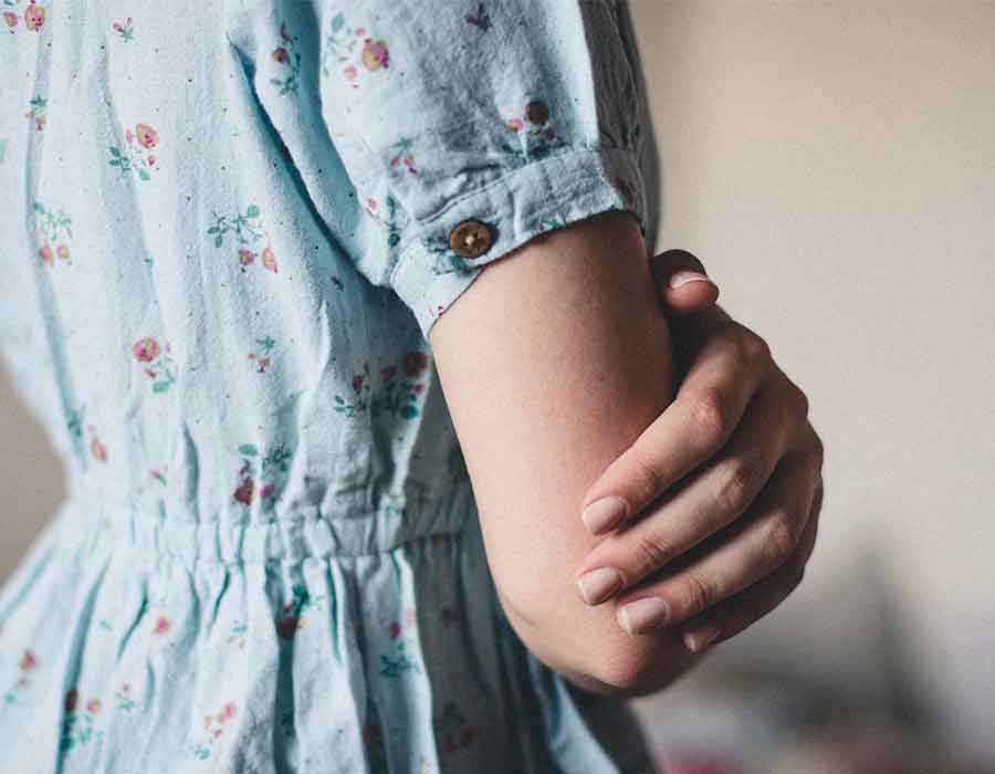وصفات طبيعية للعناية باليدين والأظافر في المنزل وصفات طبيعية للعناية باليدين والأظافر في المنزل