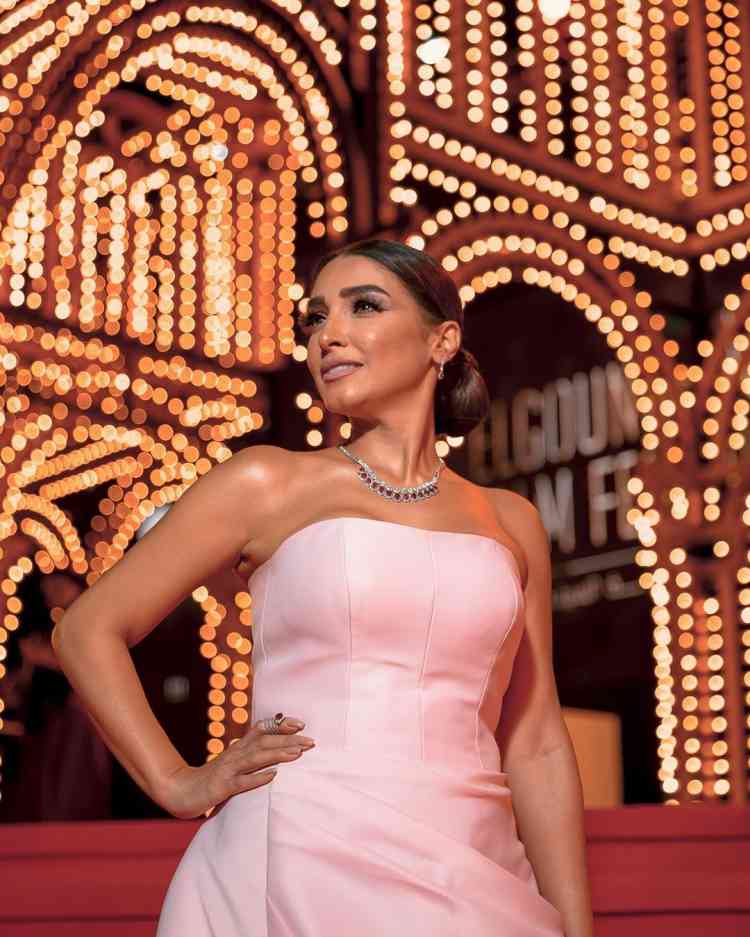 فستان روجينا من ملك العزاوي في مهرجان الجونة 2019