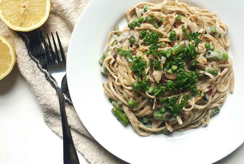 طريقة عمل المكرونة بصوص القرنبيط