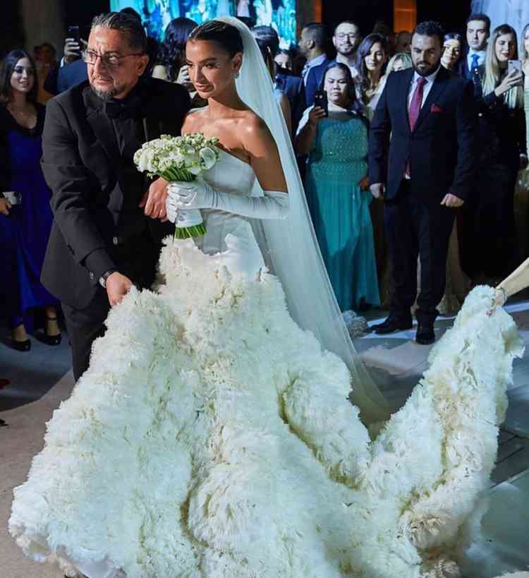 فستان زفاف رانيا فواز ابنة زينة زكي من تصميمها