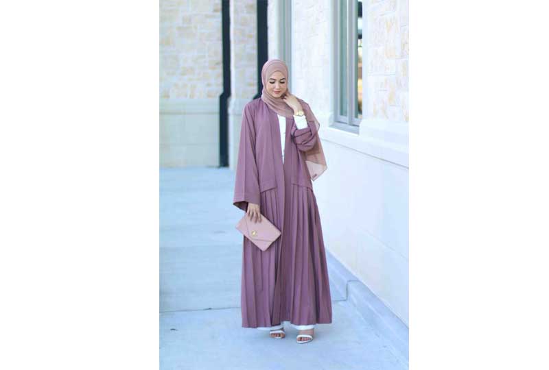 عبايات مفتوحة