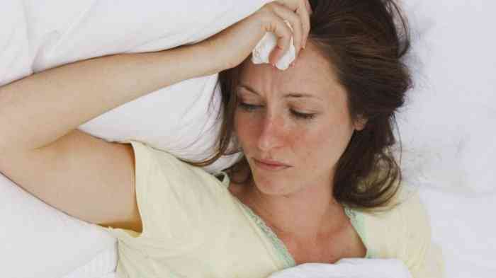 أسباب التعرق الشديد أثناء النوم