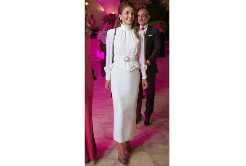 إطلالات الملكة رانيا بفستان أبيض