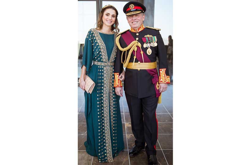 إطلالات الملكة رانيا بالعباية