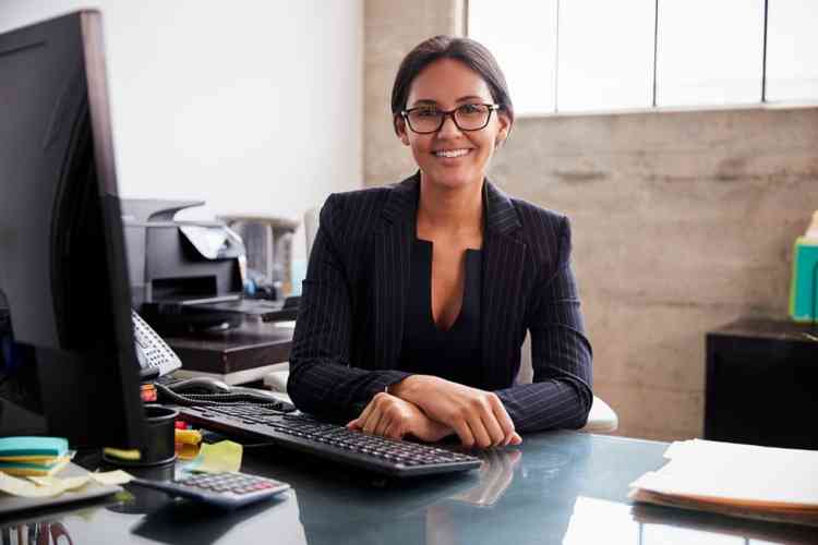 أعلى وظائف أجرا للنساء في 2020 محللة إدارة